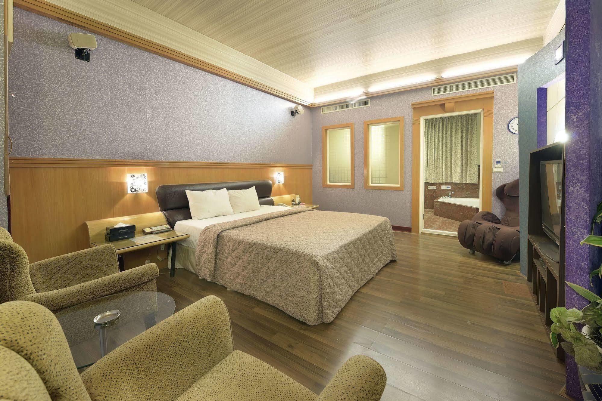 Holland Village Motel Tainan Eksteriør bilde